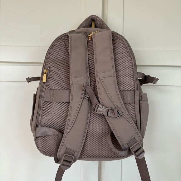 Isaac Mizrahi Bags Isaac Mizrahi Backpack Poshmark